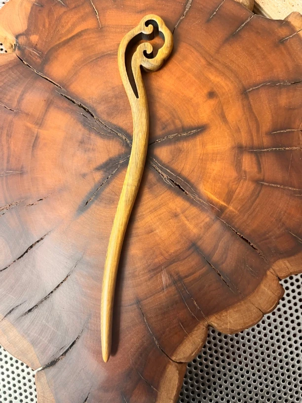 A24 绿檀如意发簪