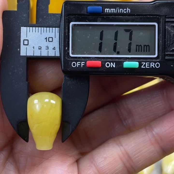 蜜蜡未镶嵌裸石12杂