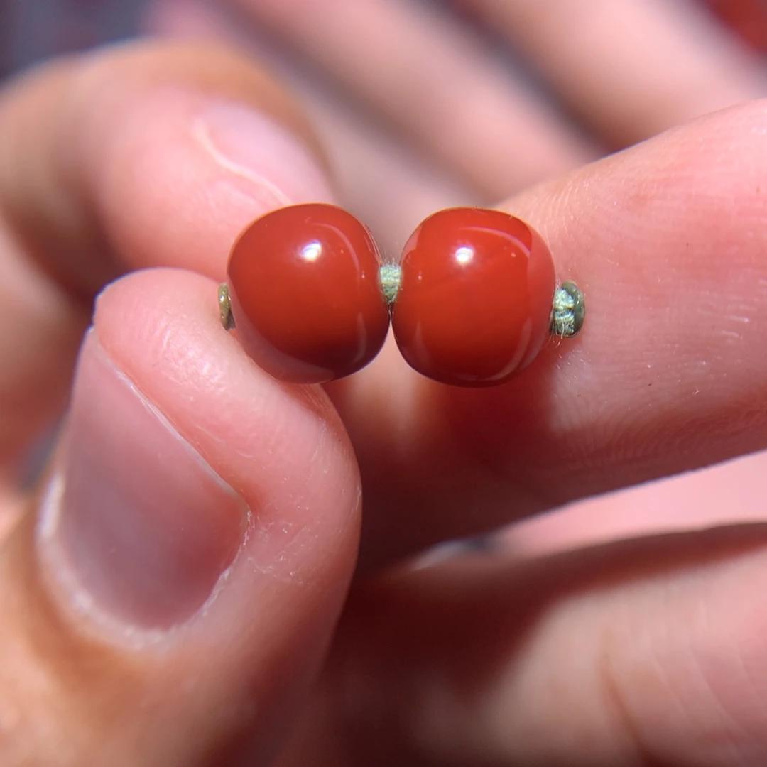 南红玛瑙老型对珠7.5×6.5未镶嵌有***.微纹