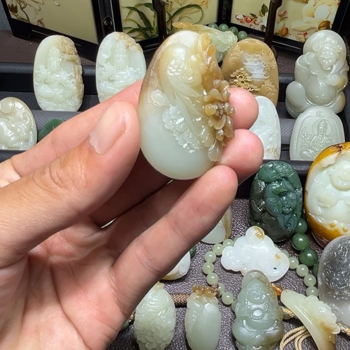 和田玉未镶嵌颈饰