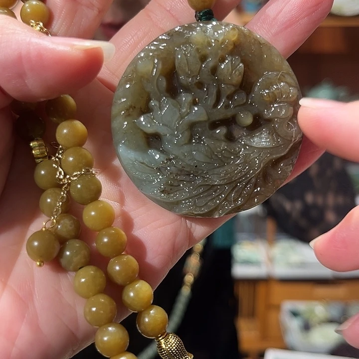 颈饰未镶嵌和田玉（糖玉）