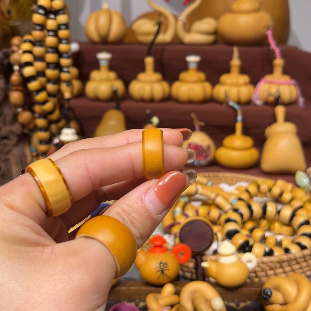 宁*娜内径18，宽1.05镶口戒指