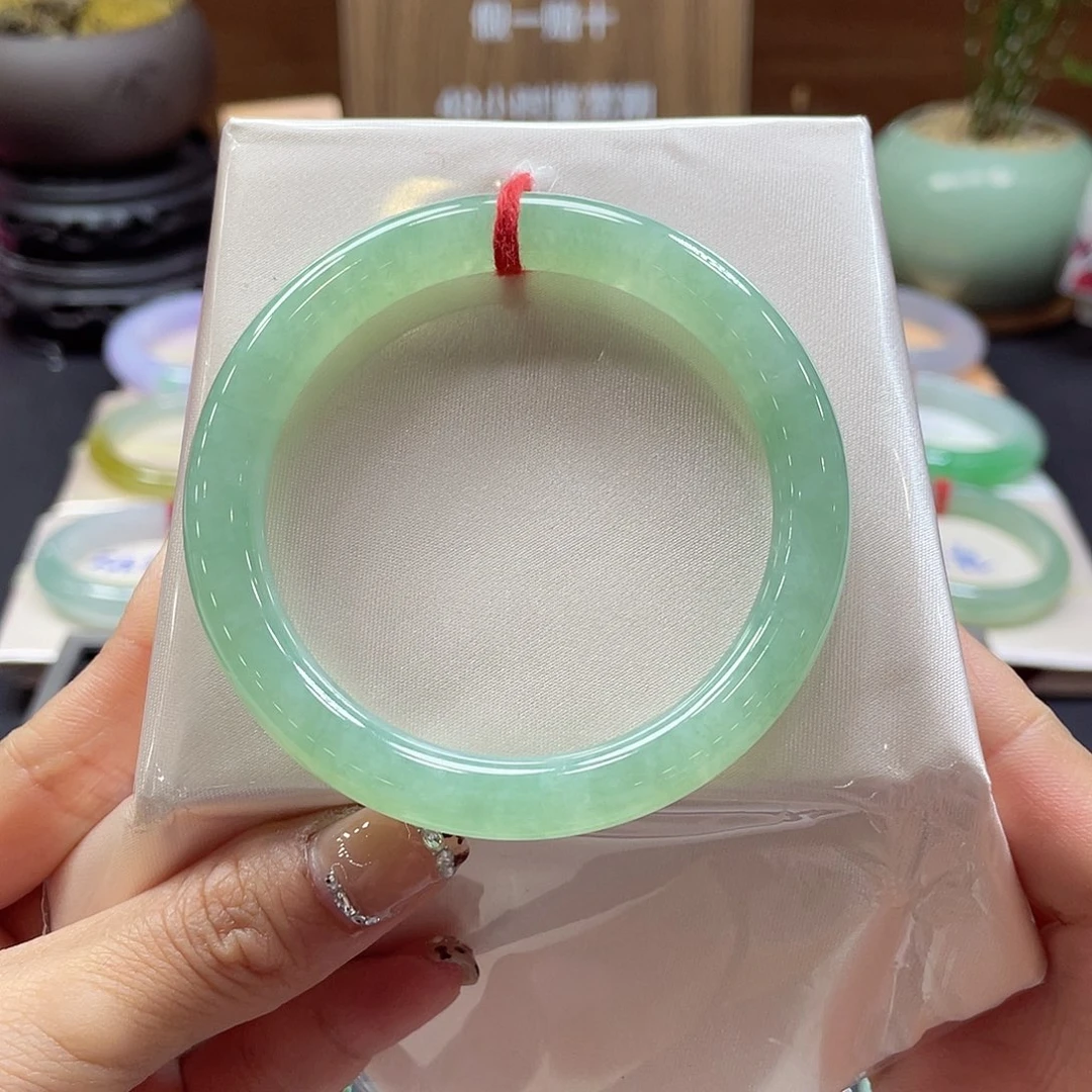 翡翠未镶嵌手镯30 号