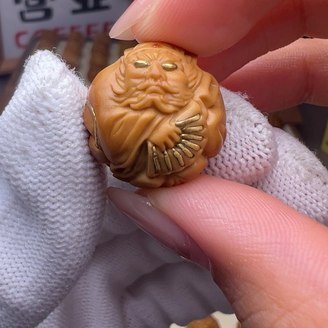 猴头核桃把件镶嵌款钟馗有正常封口线