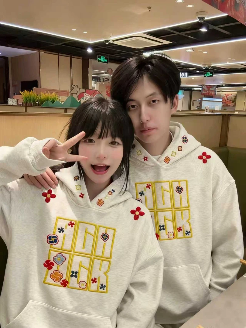 特别的小众秋冬外套潮刺绣情侣装不撞款秋冬2026卫衣新潮流款ins