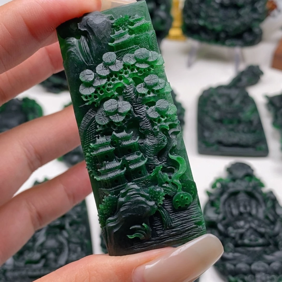 天***战定制翡翠未镶嵌山水