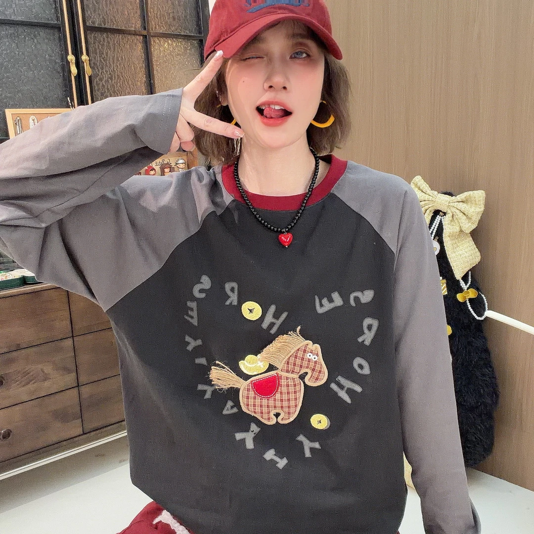 Apr.【铜钱马】冬季重磅插肩袖立体小马刺绣百搭圆领卫衣SC251228