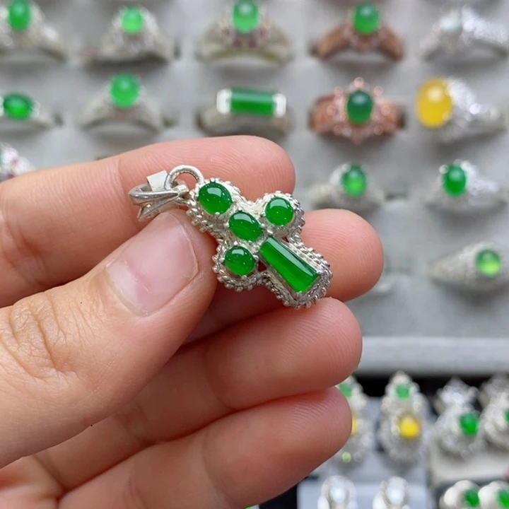 翡翠戒指未镶嵌蛋面