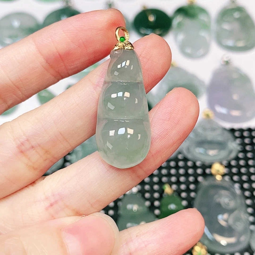 陈***敏吊坠(不含链)18K金镶嵌翡翠