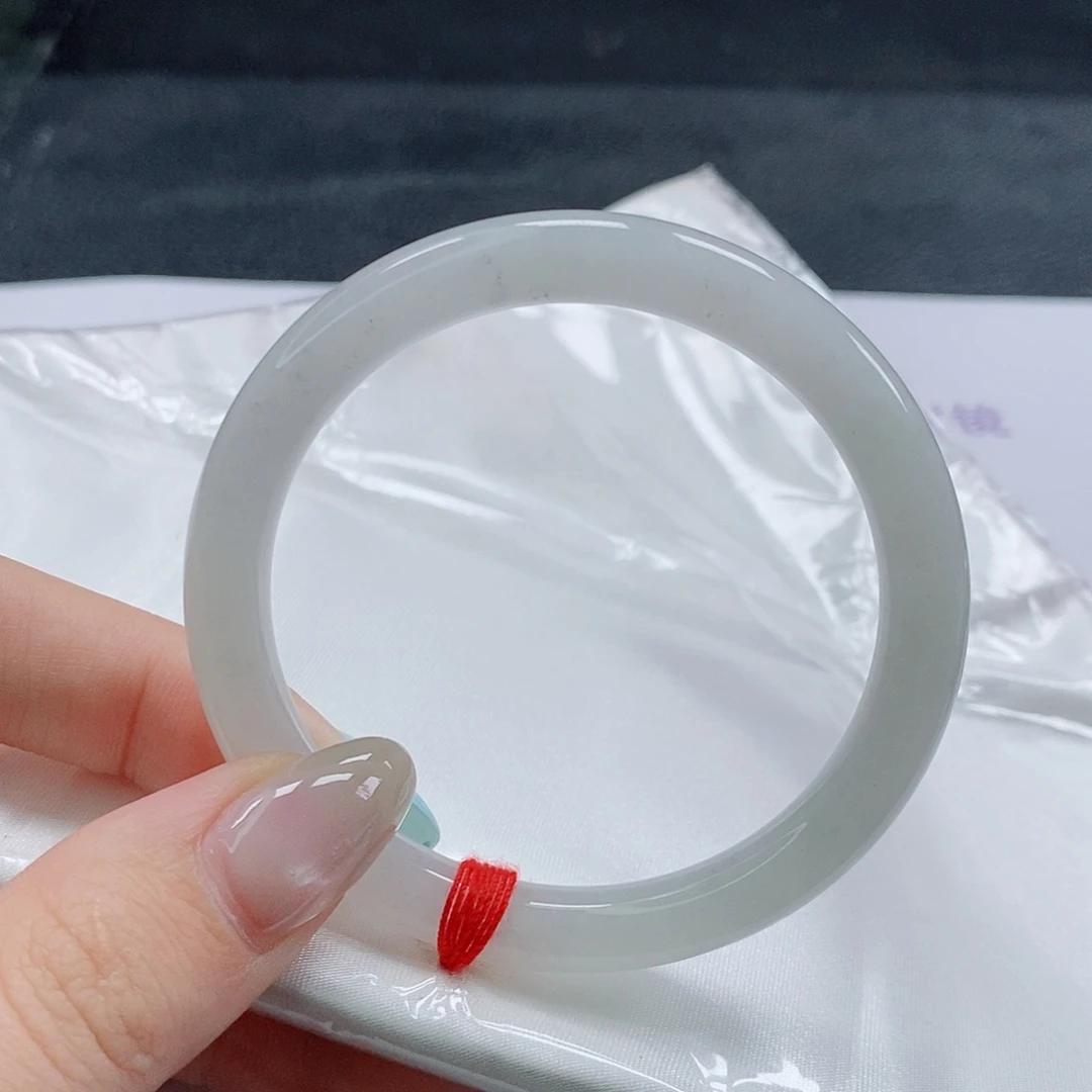 【闪购商品】未镶嵌手镯（圆镯）翡翠494号