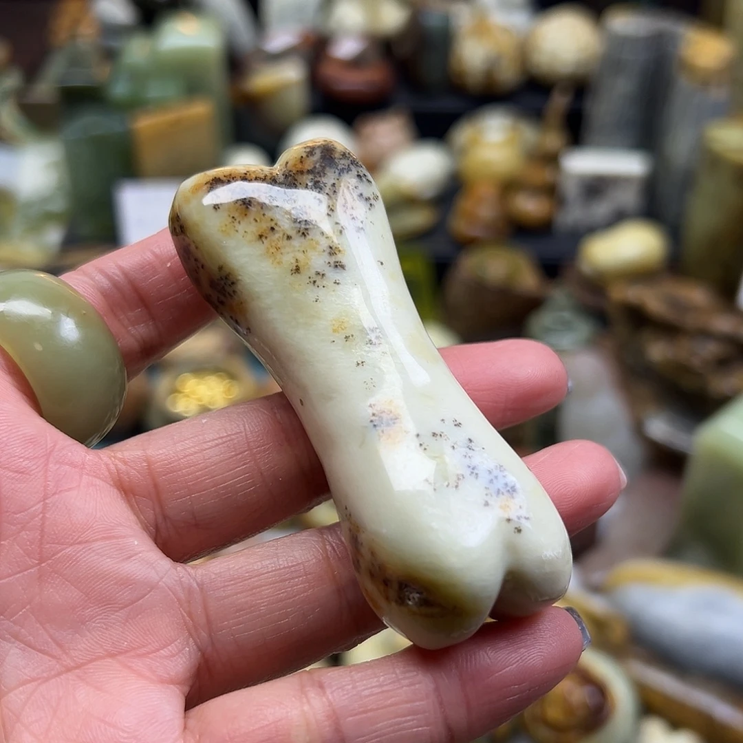 岫玉未镶嵌颈饰辽阳料水草骨头有皮疤