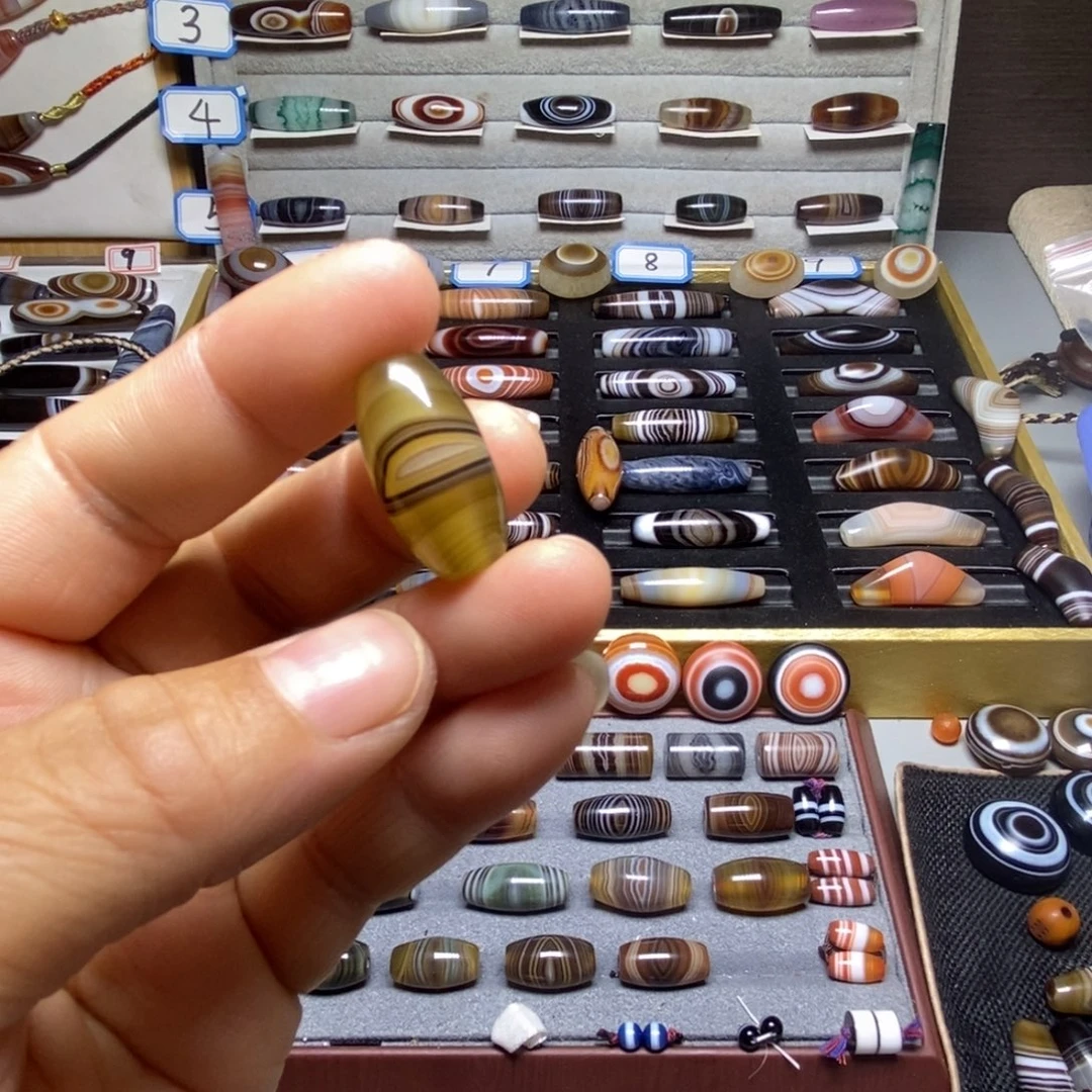 L***L玛瑙/玉髓合金珠宝半成品