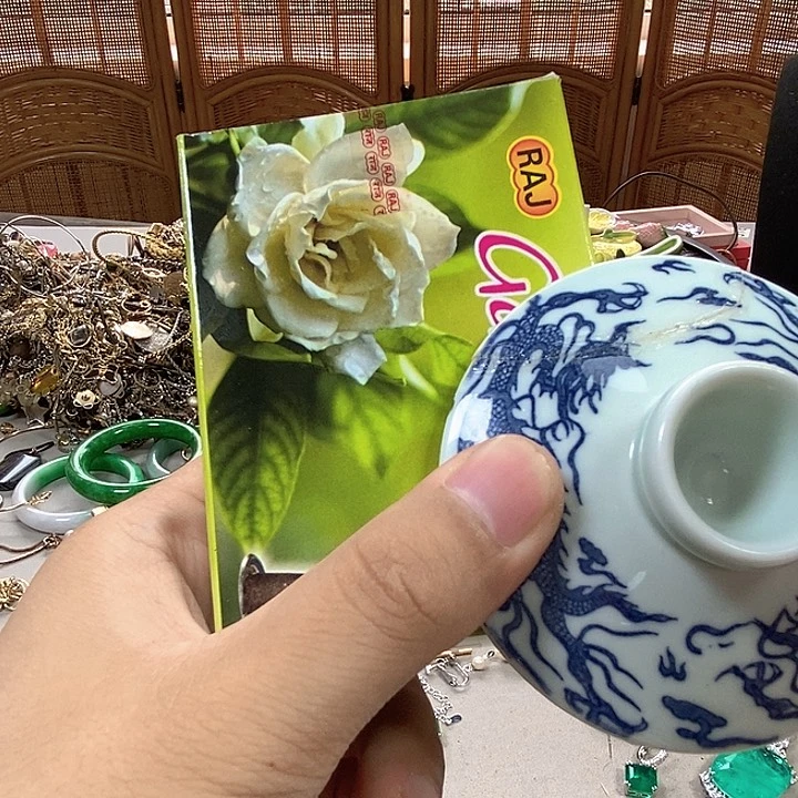 瓷片就哈哈哈哈哈哈给哈哈哈