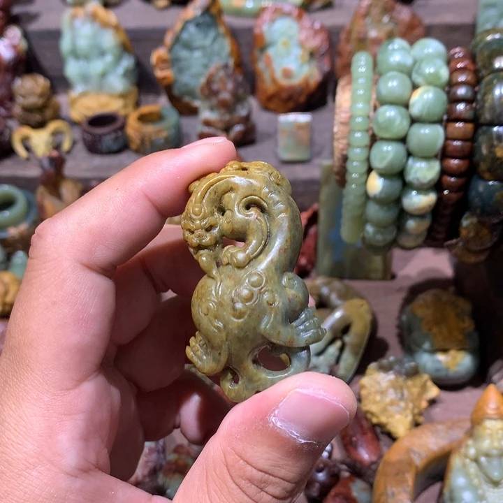 岫岩河磨玉（透闪石质玉）未镶嵌挂件留