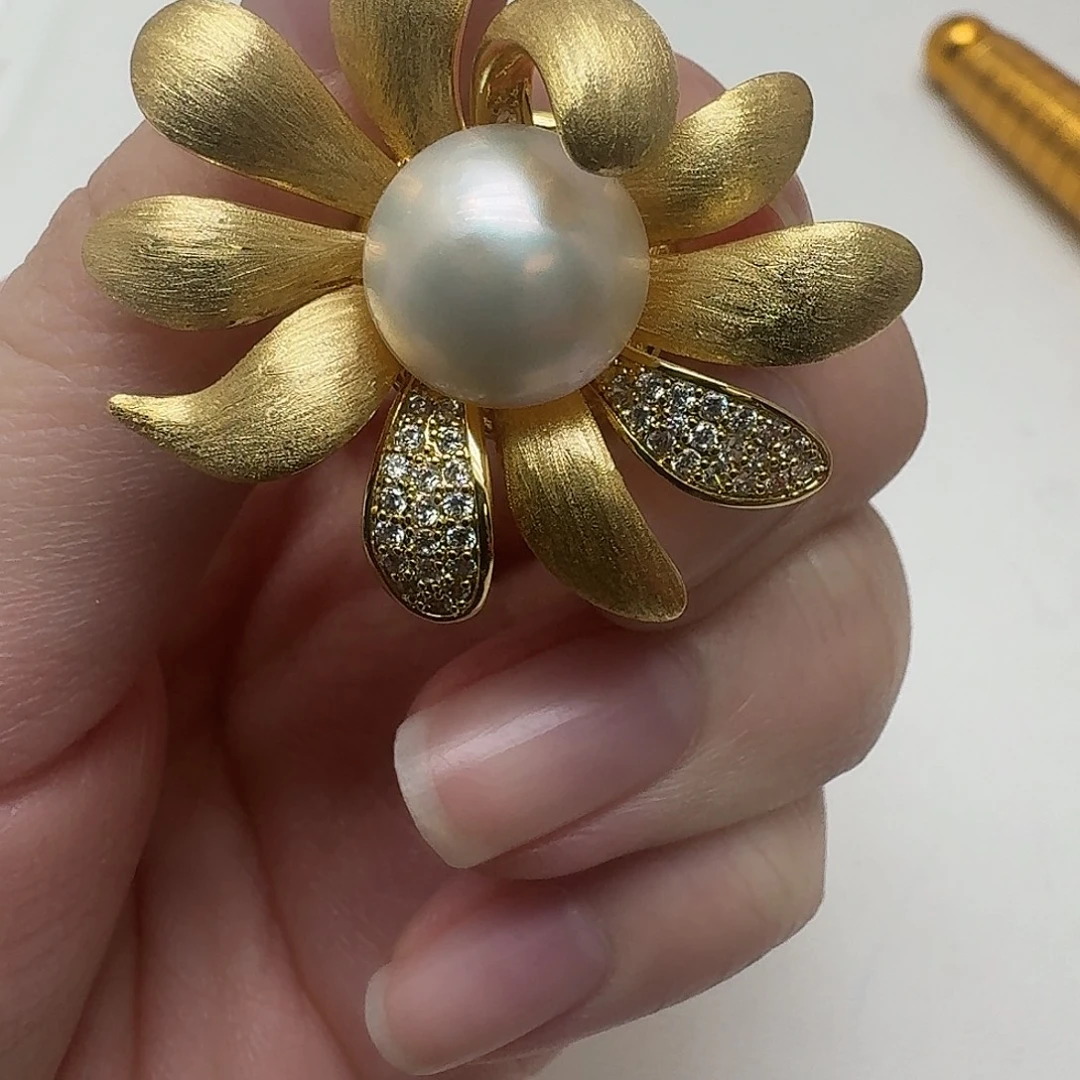 拼合珍珠（马贝珠）未镶嵌胸针