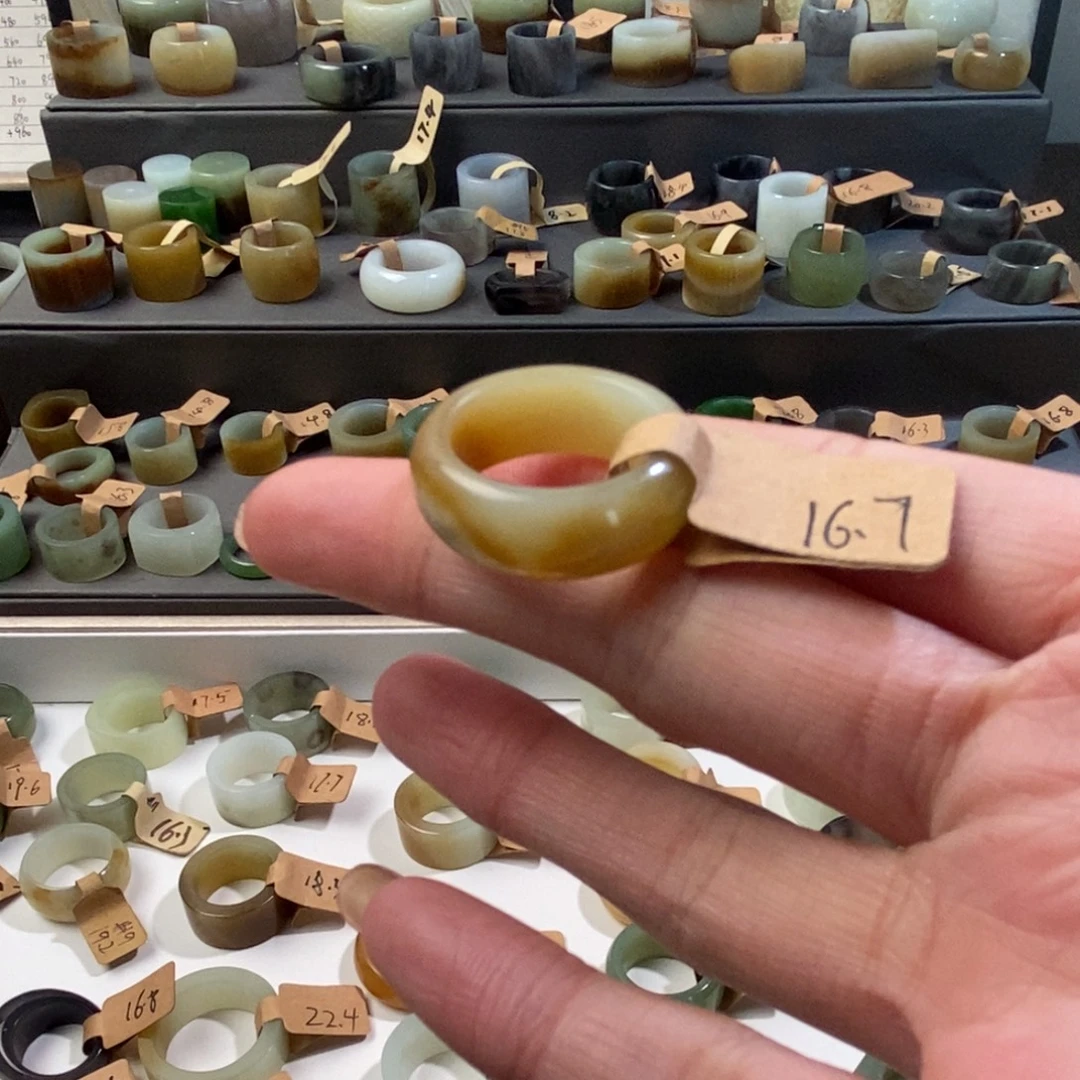 和田玉未镶嵌戒指