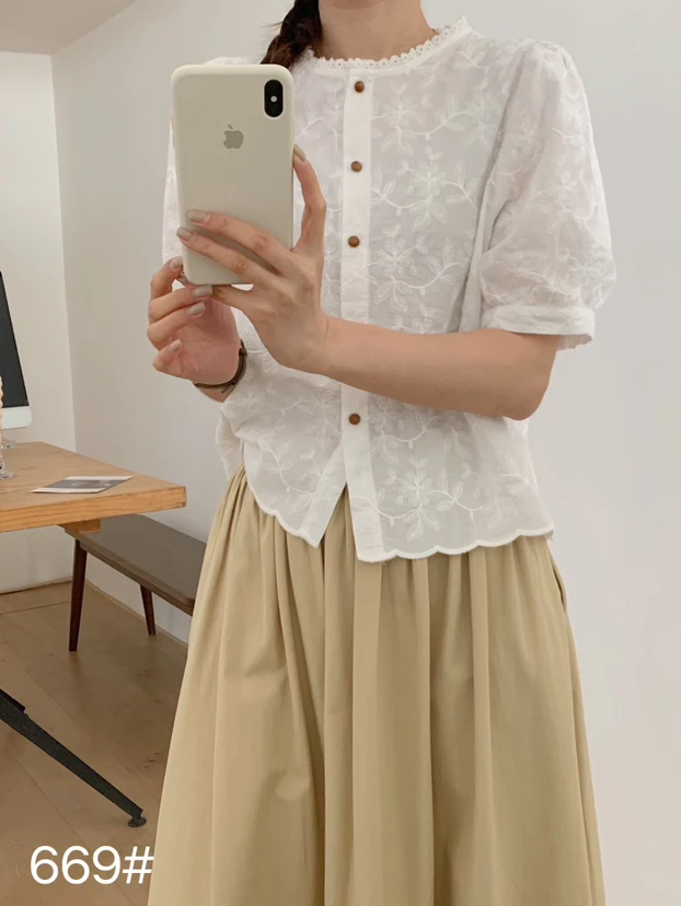669刺绣小花领口花边小木扣开衫夏季短袖