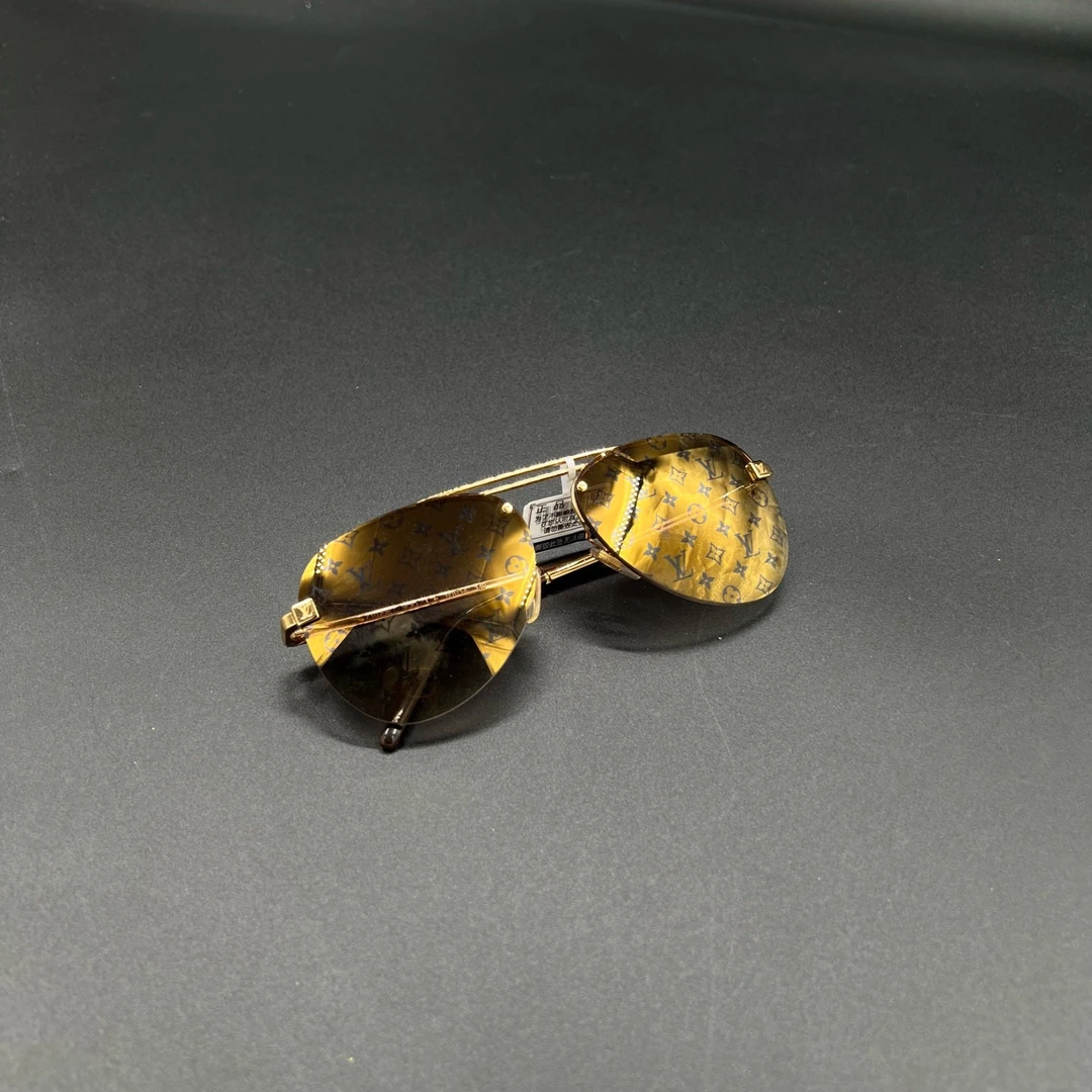 99新 LouisVuitton/路易威登 jp 629  金色老花太阳镜 05869