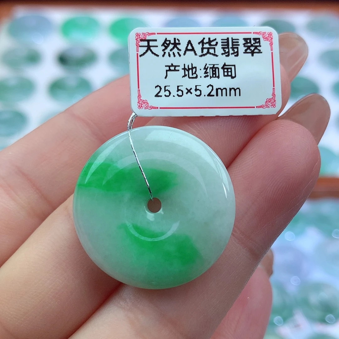 翡翠吊坠(不含链)未镶嵌人**戏