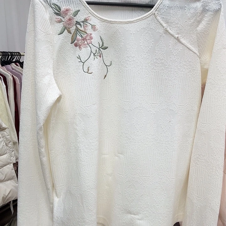 950白色打底衫女的