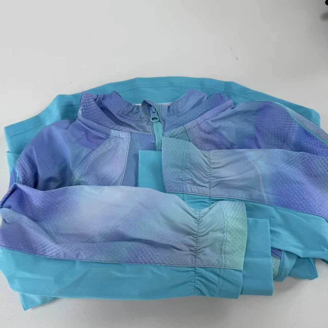 儿童mt蓝色炫彩薄外套