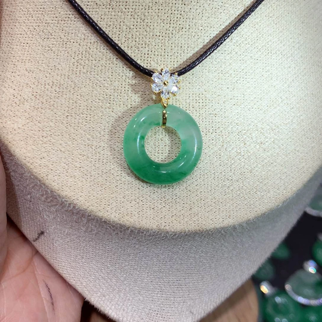 颈饰银S925镶嵌石英质玉（非洲翠）