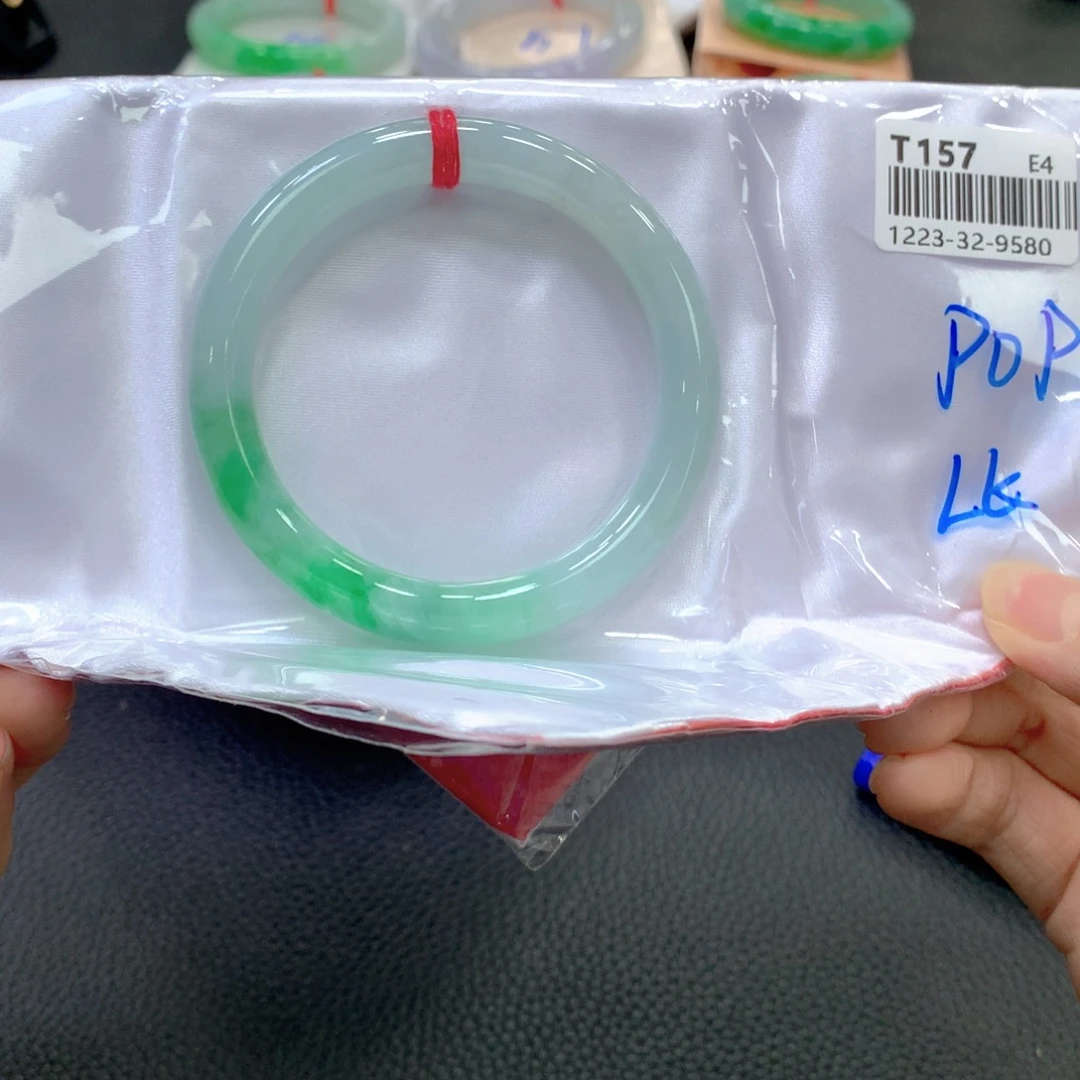 恬***圈翡翠未镶嵌手镯翡翠