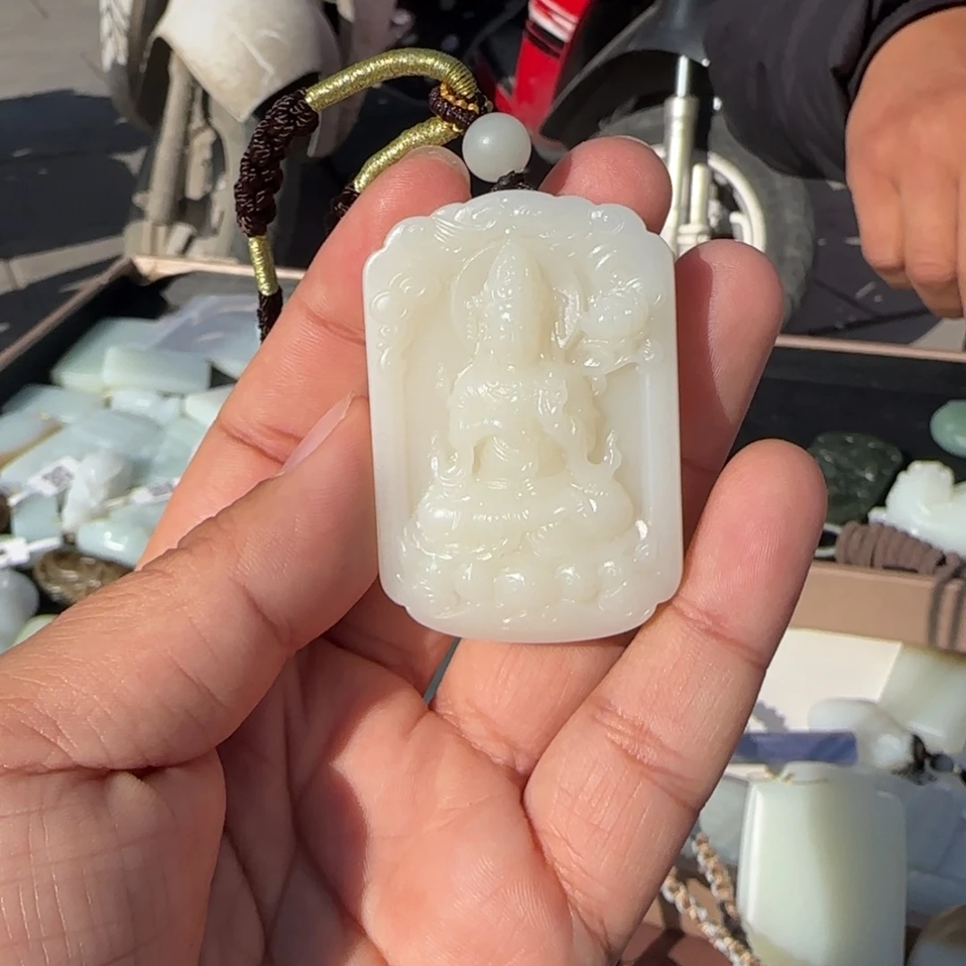 和田玉未镶嵌颈饰