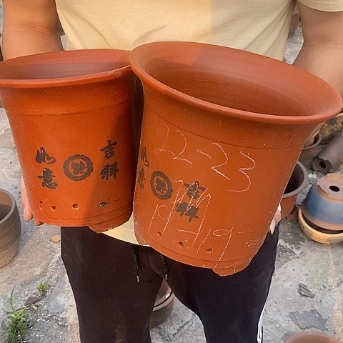 中国宜兴紫砂花盆，