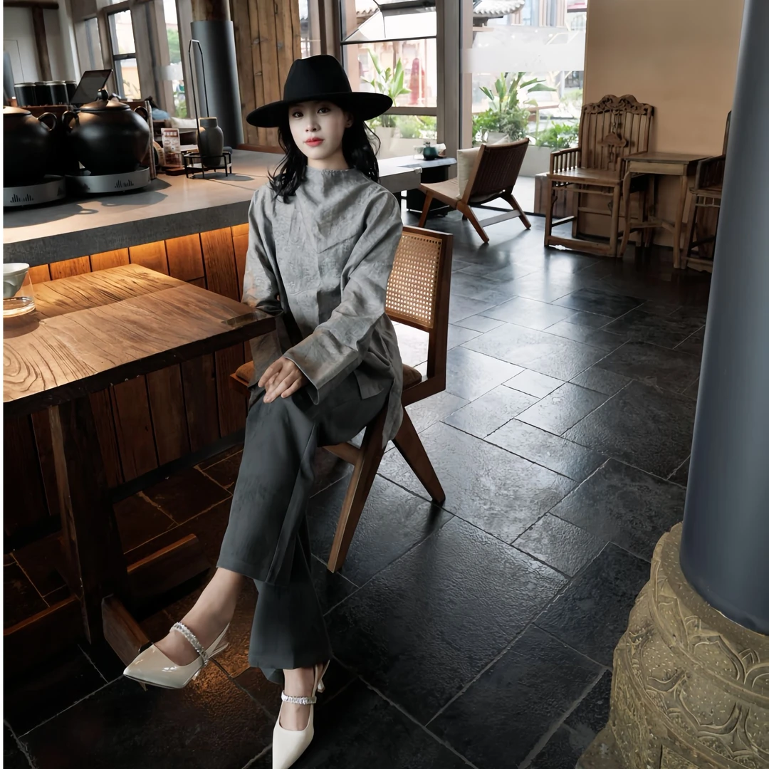 蕃澜颂康BholaSoKhang春季新款经典灰色内搭