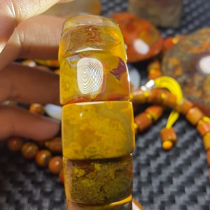 玛瑙/玉髓颈饰未镶嵌