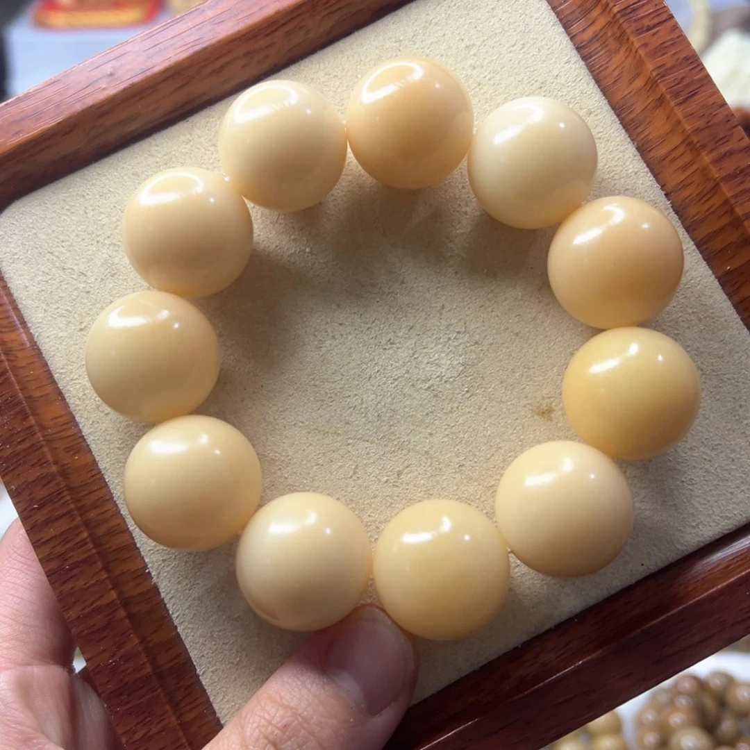 菩提根/象牙果手串毛****～溏心飘花