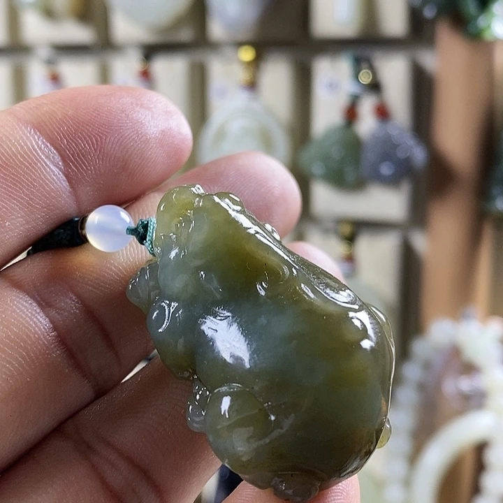 和田玉（糖玉）未镶嵌颈饰