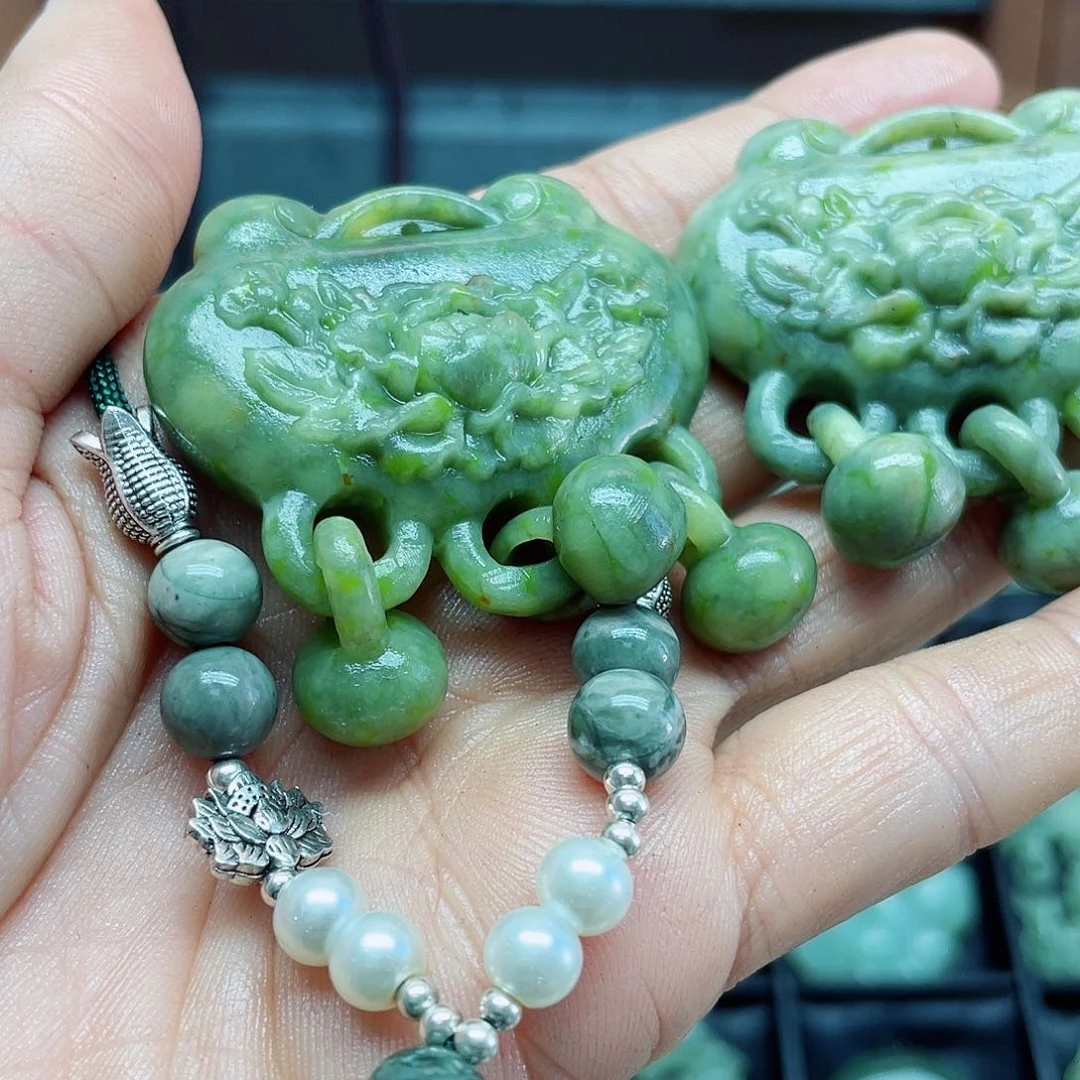 蛇纹石玉未镶嵌颈饰多样性发货拍一发一