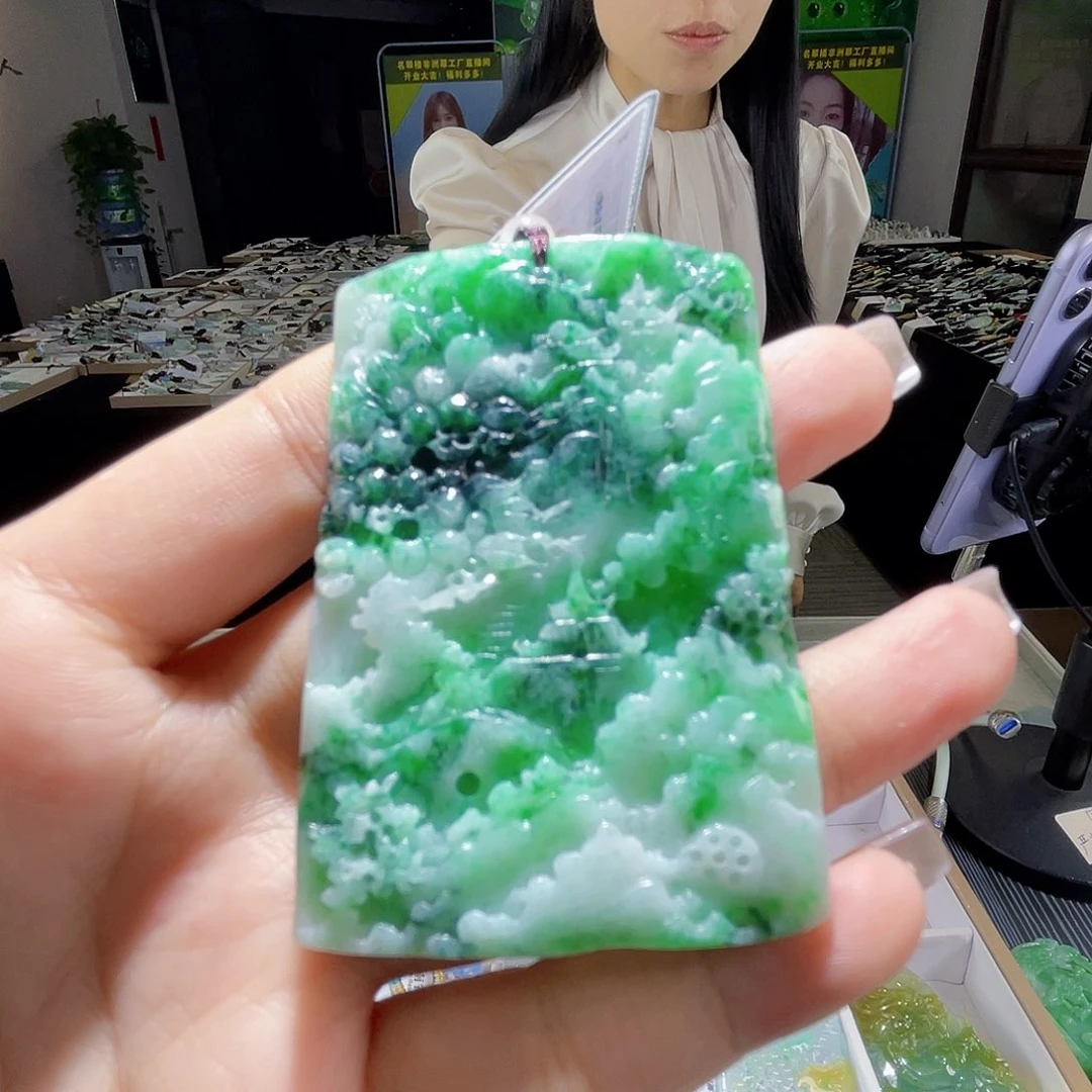 颈饰未镶嵌翡翠一个