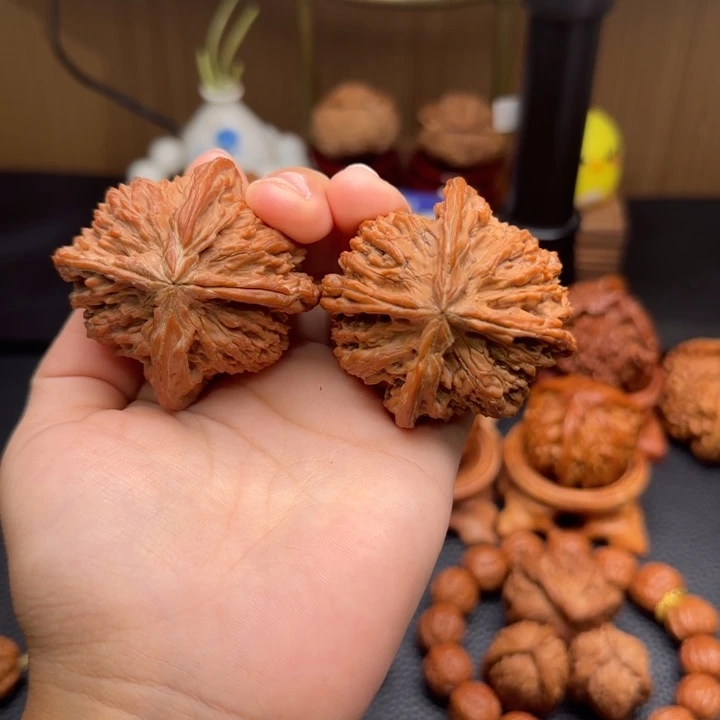 文玩核桃把件满天星四棱 48尺寸