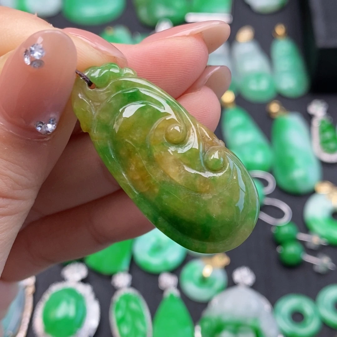 翡翠颈饰未镶嵌翡翠