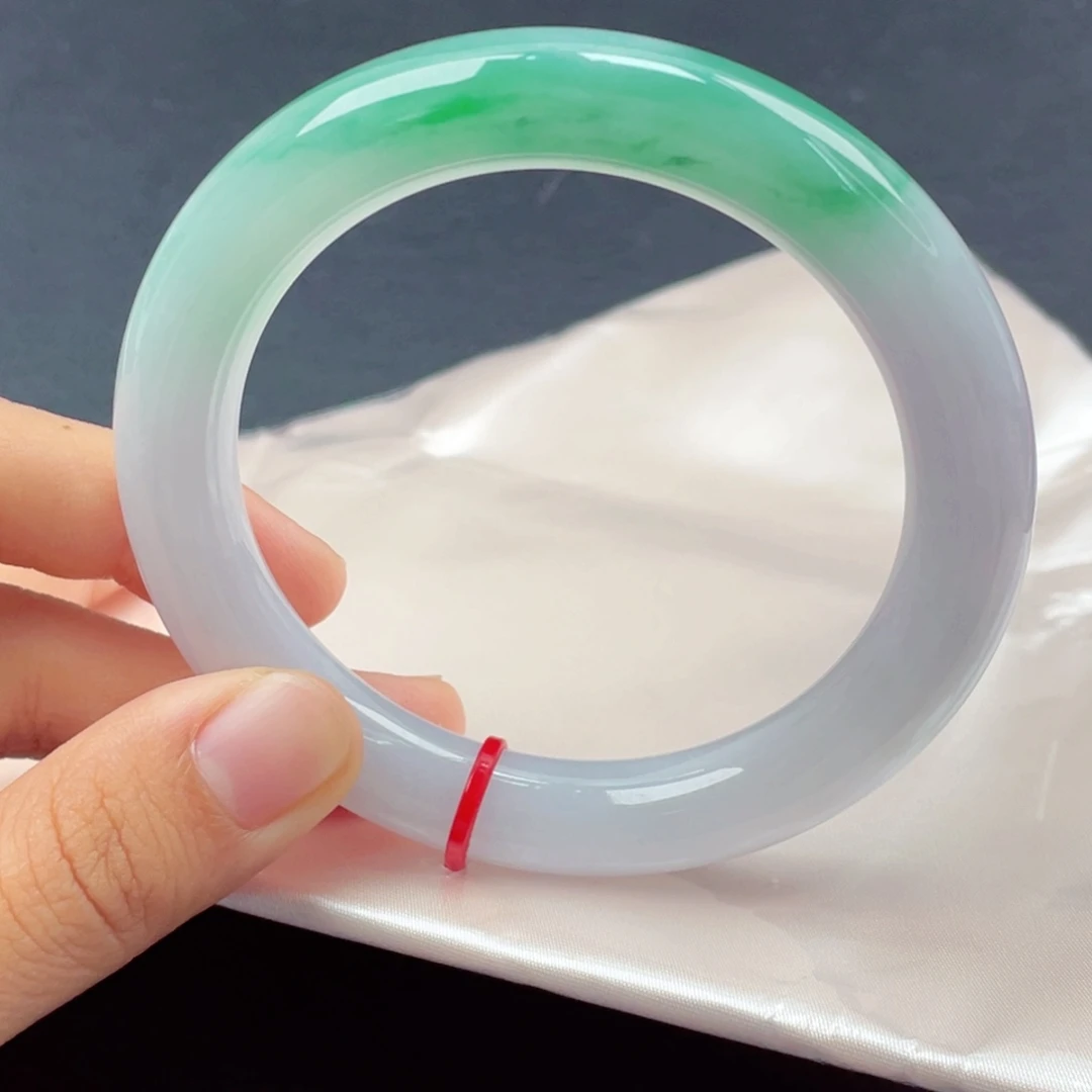 翡翠未镶嵌手镯（圆镯）59圈