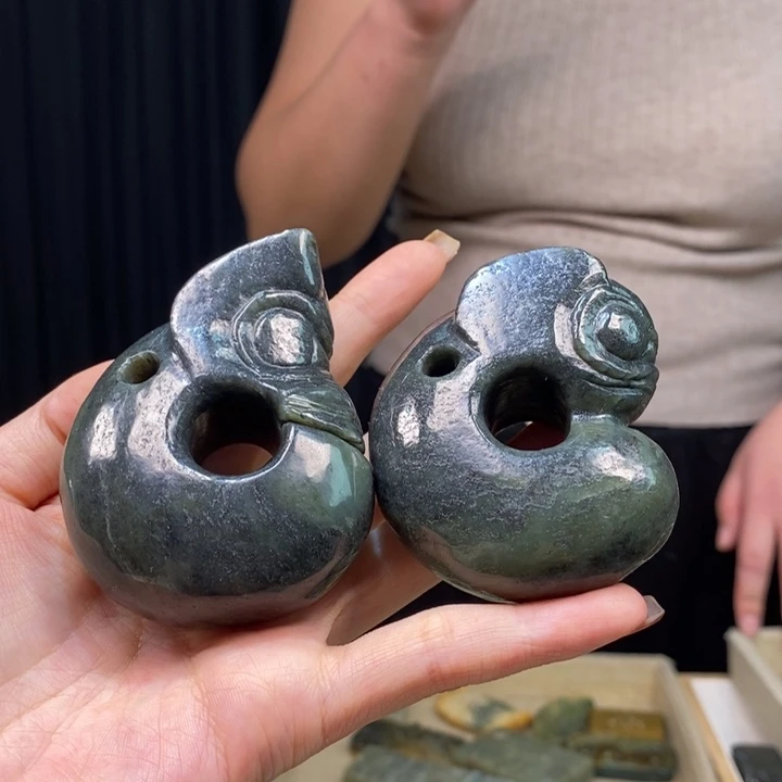 岫岩河磨玉（透闪石质玉）颈饰未镶嵌