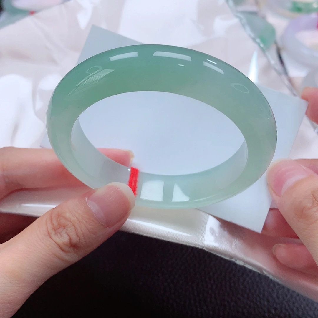 翡翠手镯未镶嵌天然a货翡翠