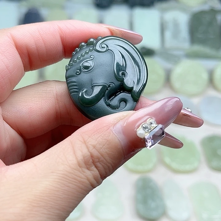 和田玉未镶嵌颈饰