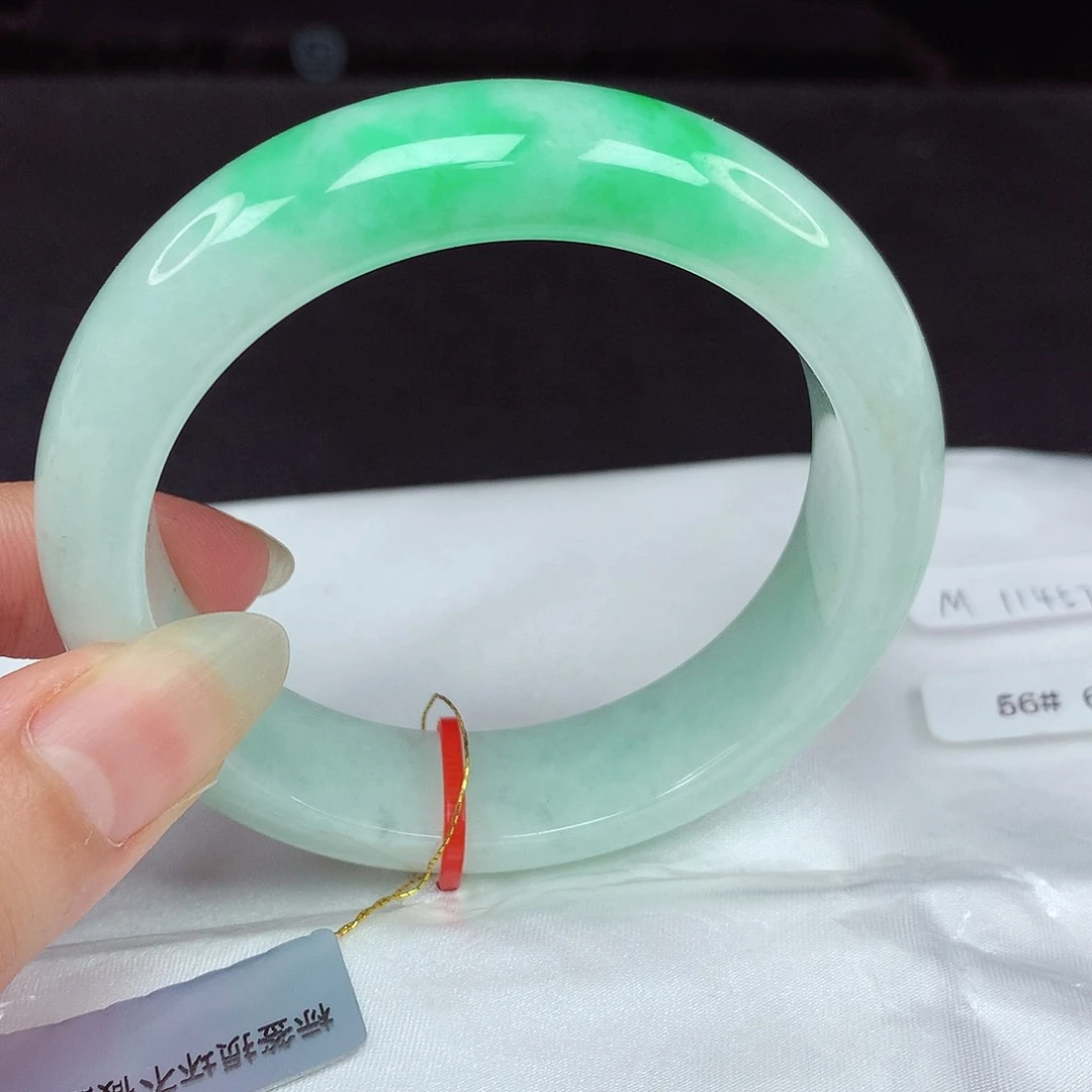 翡翠手镯未镶嵌56轮胎572