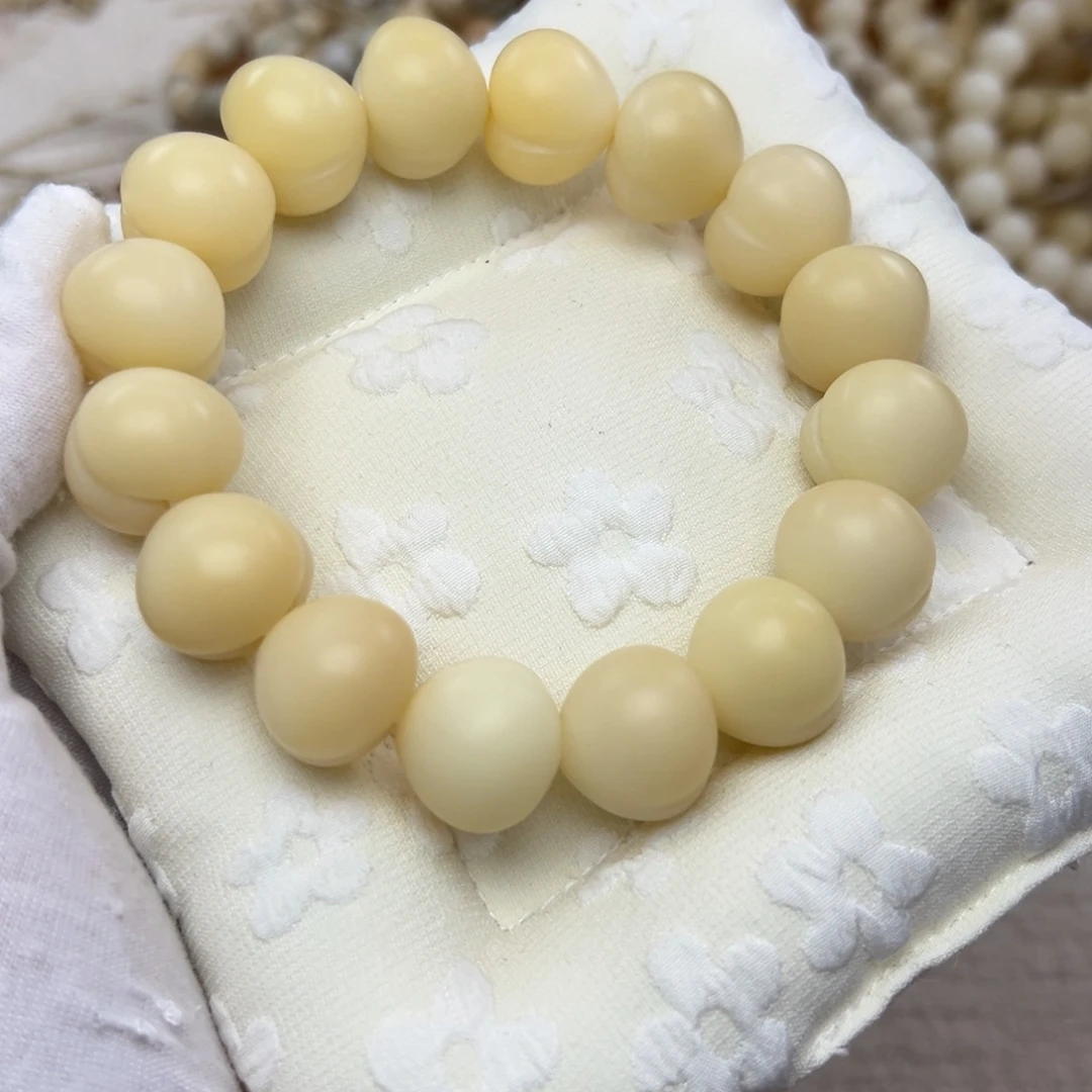 菩提根/象牙果吊坠19微瑕干磨低抛屁桃落地果050