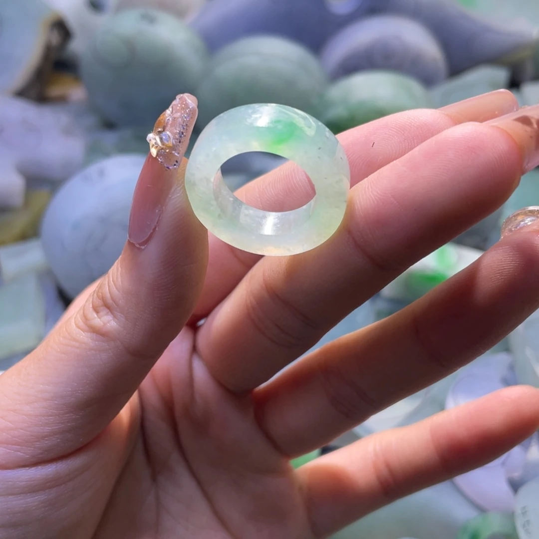 定制翡翠未镶嵌冰绿戒指