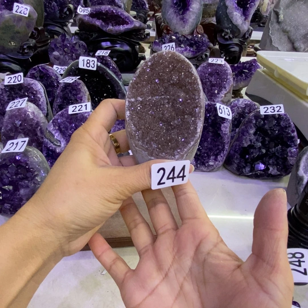紫晶未镶嵌大型摆件（非配饰）
