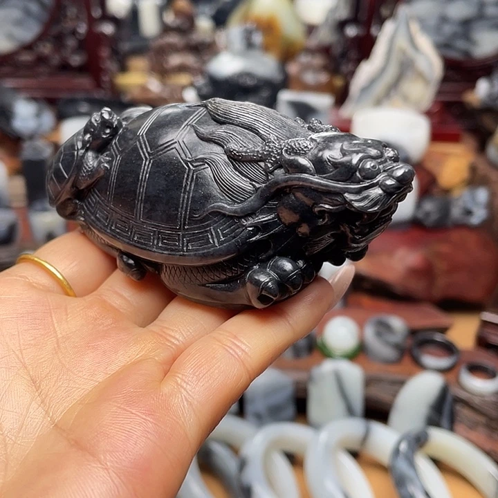 和田玉未镶嵌把件