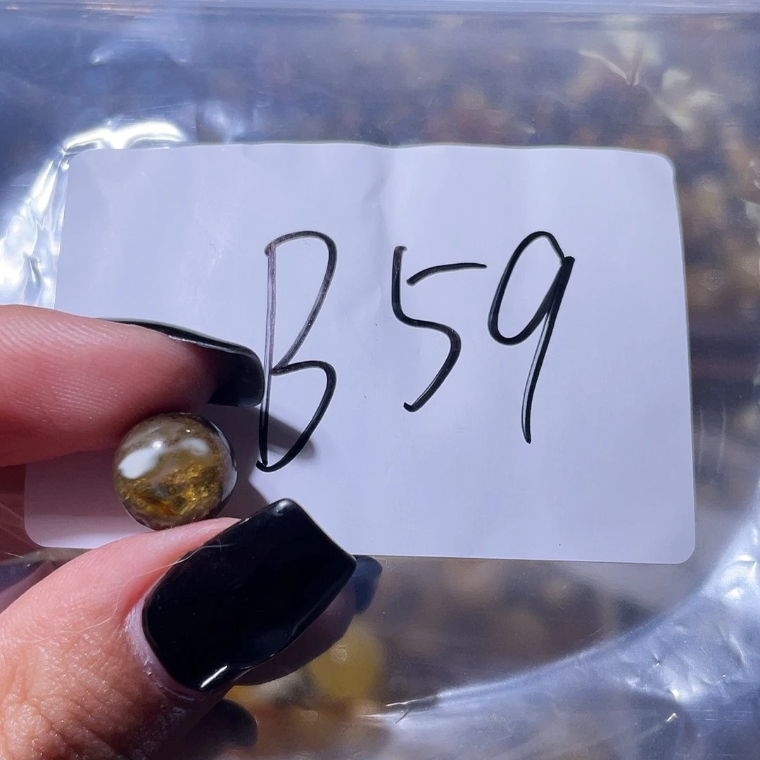 未镶嵌琥珀裸石10.2福利