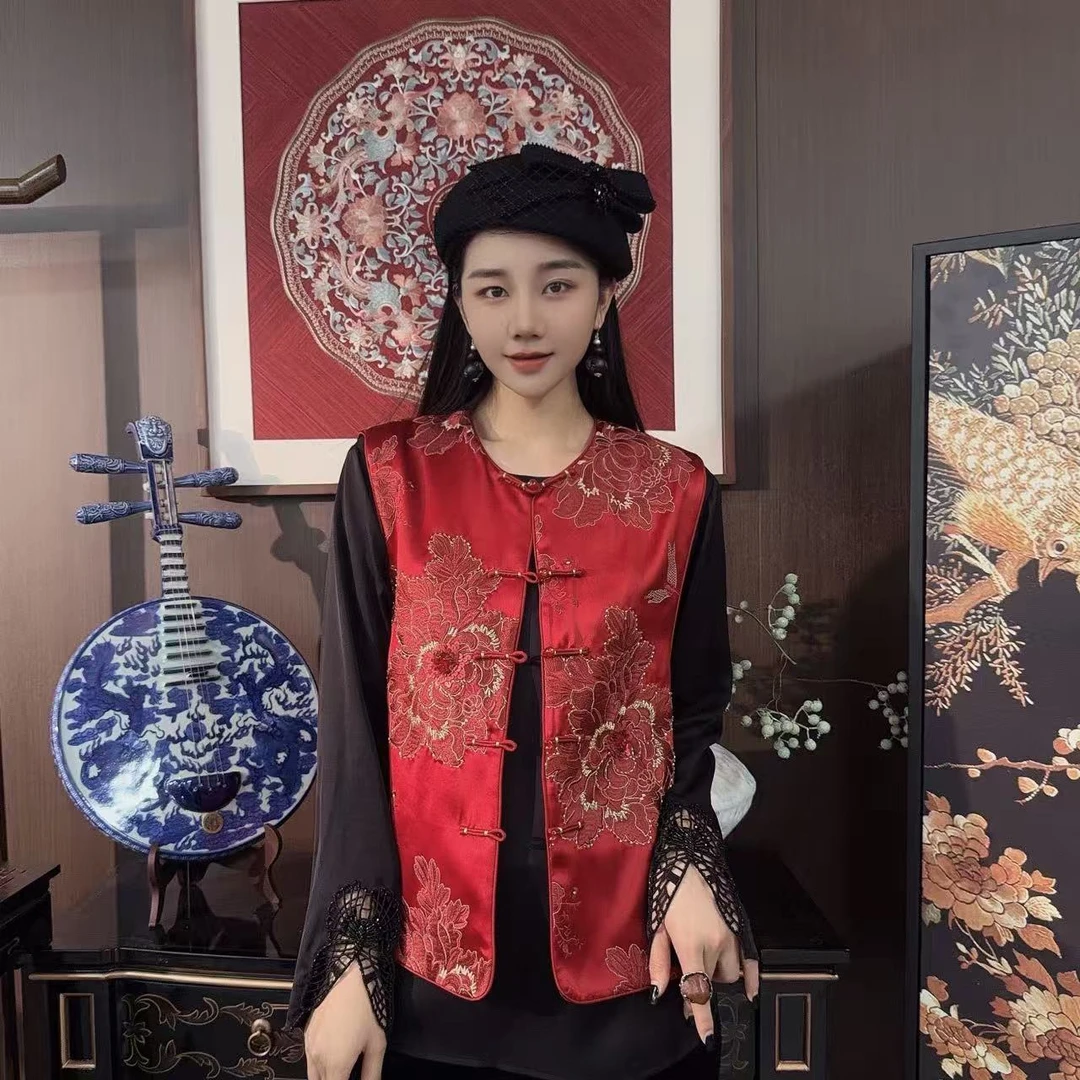 Betty Bairn【岁岁红】新春百搭喜气醋酸重工刺绣盘扣马甲Q7522