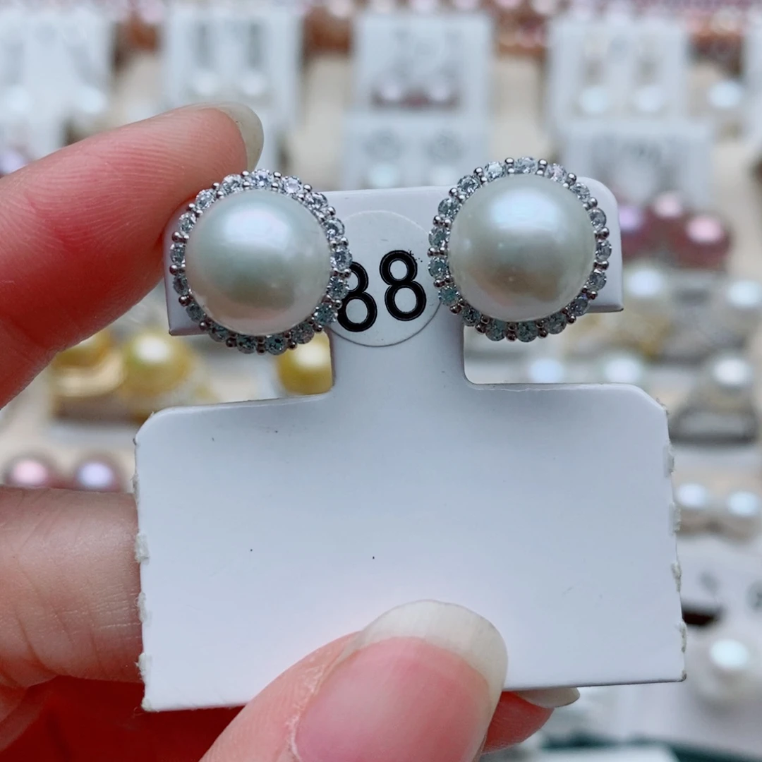 银S925镶嵌淡水珍珠耳饰冬***燕10mm