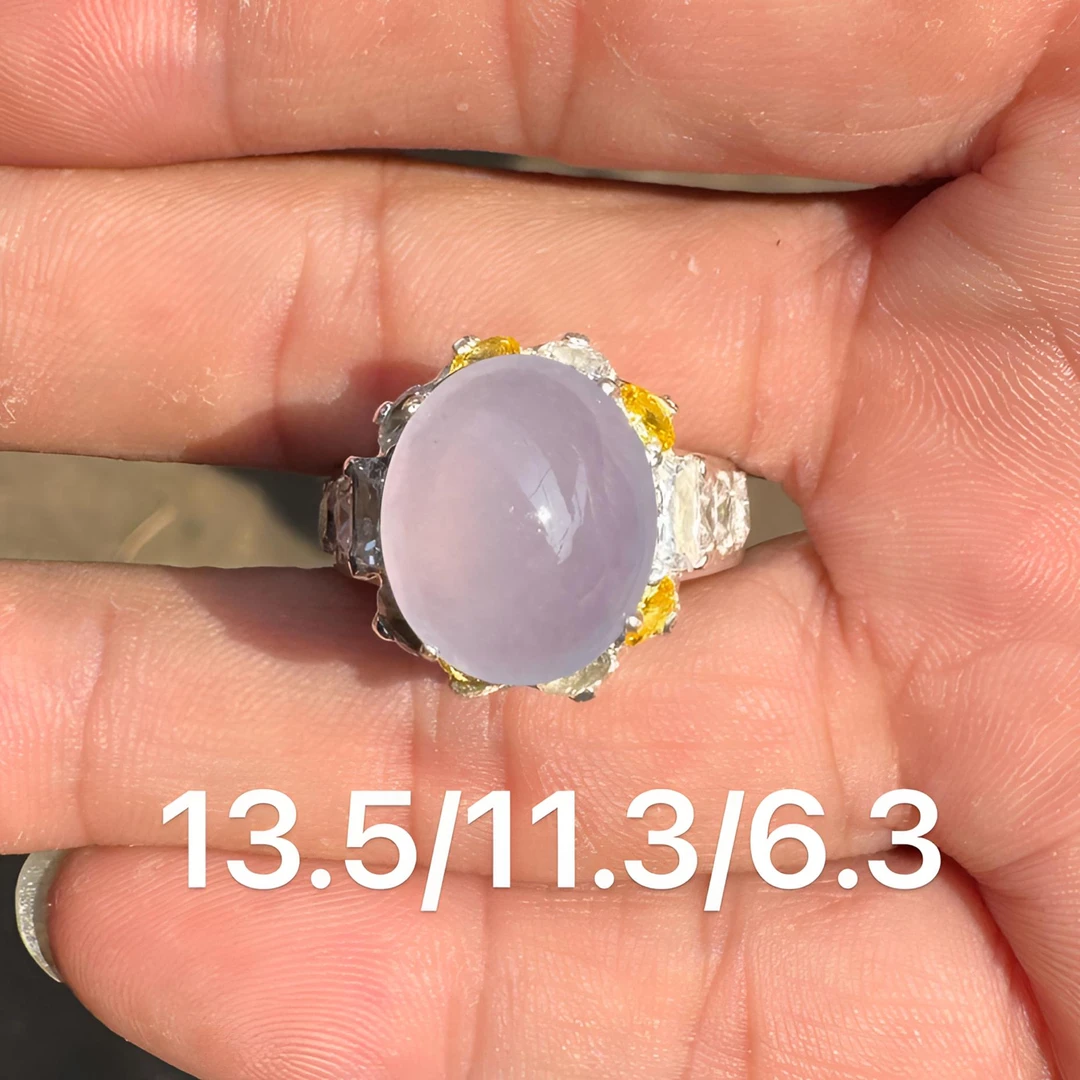 0202(小哪吒在源头)冰种翡翠冰粉春戒面干净肉细饱满荧光足M130